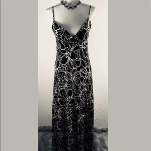 White House black market Floral Maxi NWOT